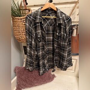 Black, White and green Plaid Button-Up Shirt